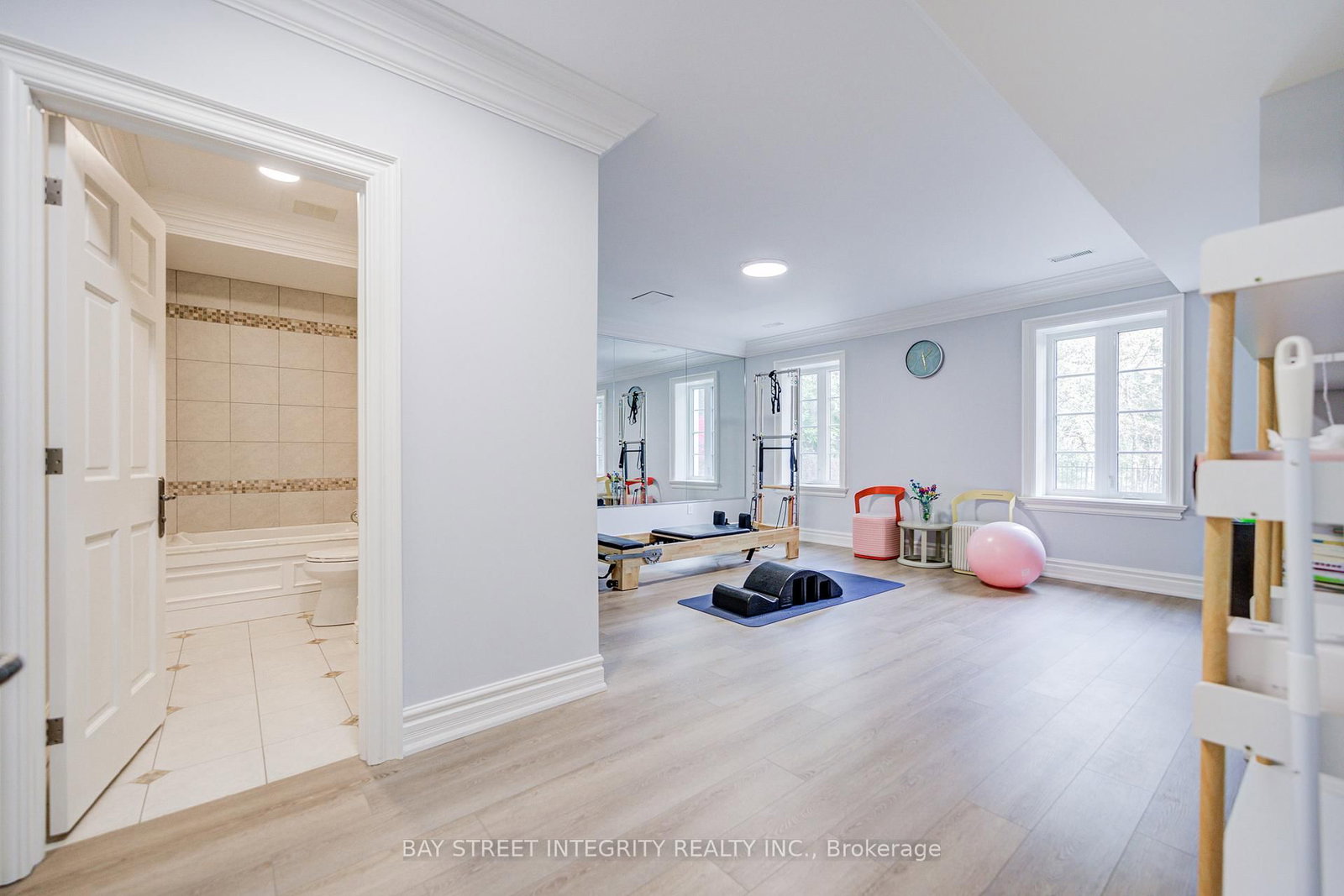 9 Highland Crt, Aurora, view 29