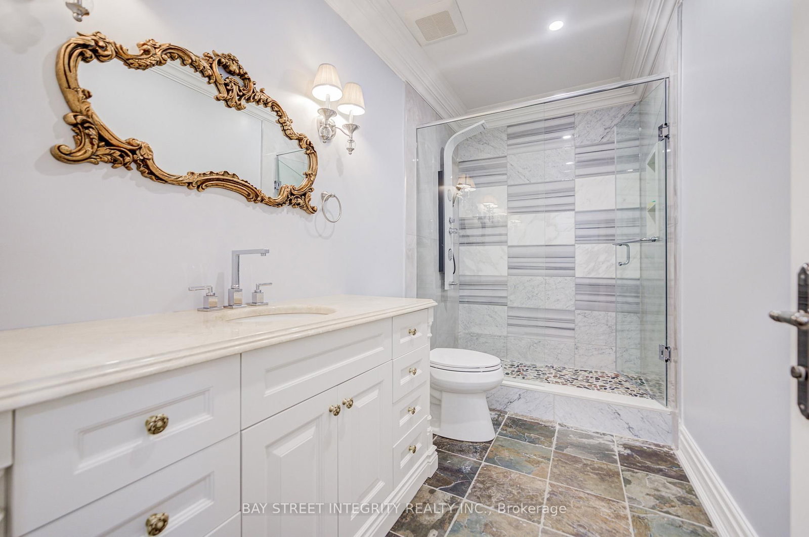 9 Highland Crt, Aurora, view 32