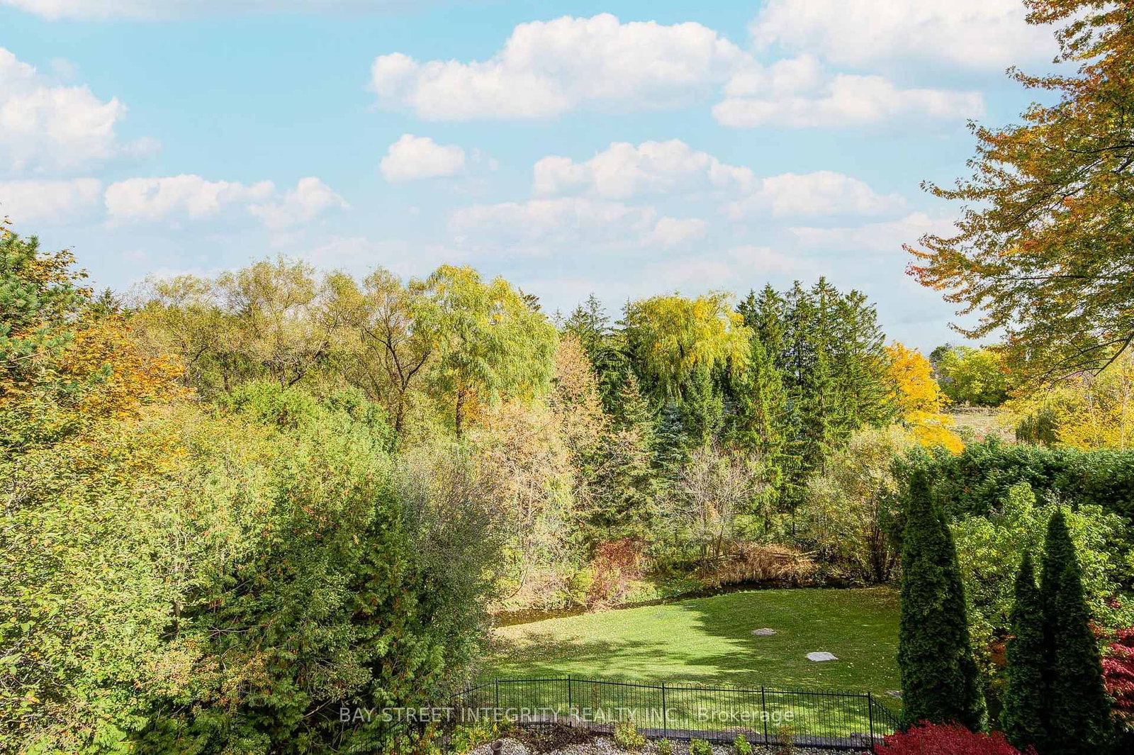 9 Highland Crt, Aurora, view 37