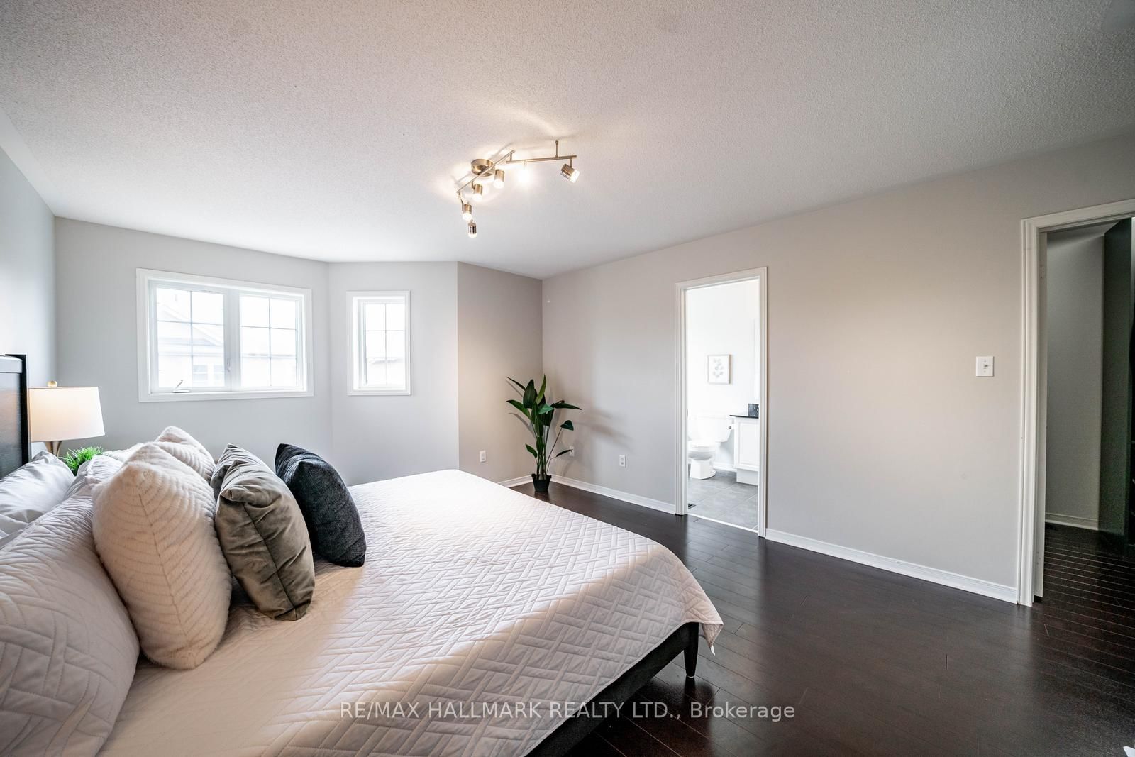 85 Vera Lynn Crescent • Whitchurch-Stouffville, ON photo 23