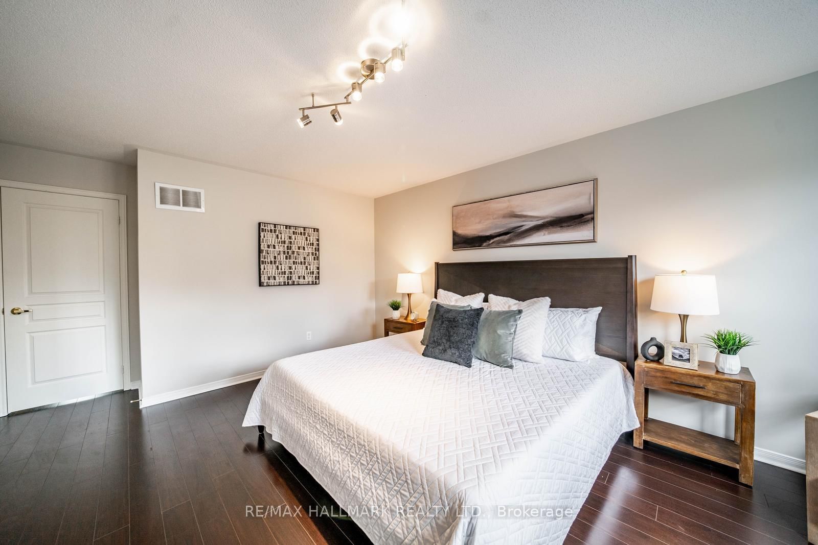 85 Vera Lynn Crescent • Whitchurch-Stouffville, ON photo 24