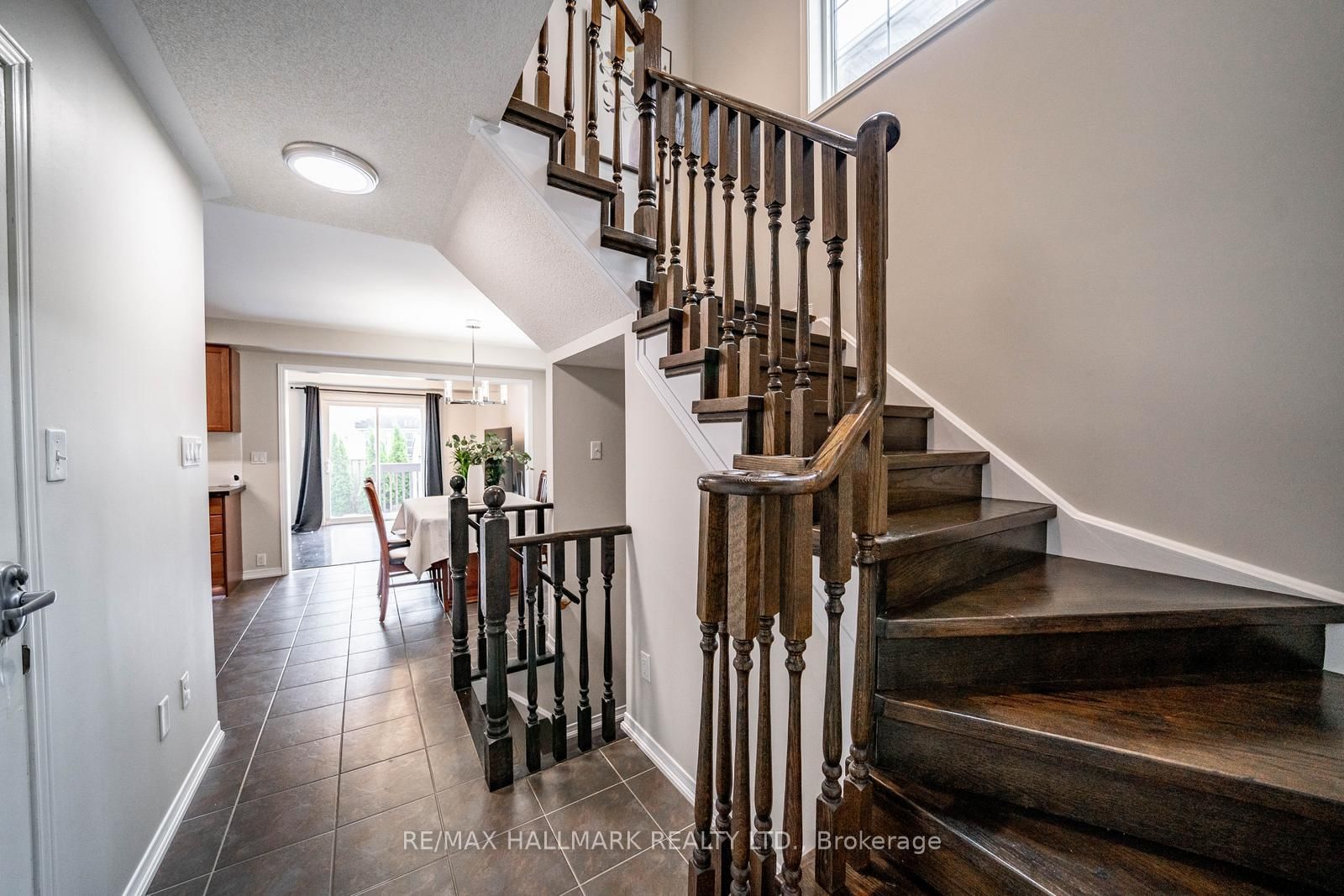 85 Vera Lynn Crescent • Whitchurch-Stouffville, ON photo 5