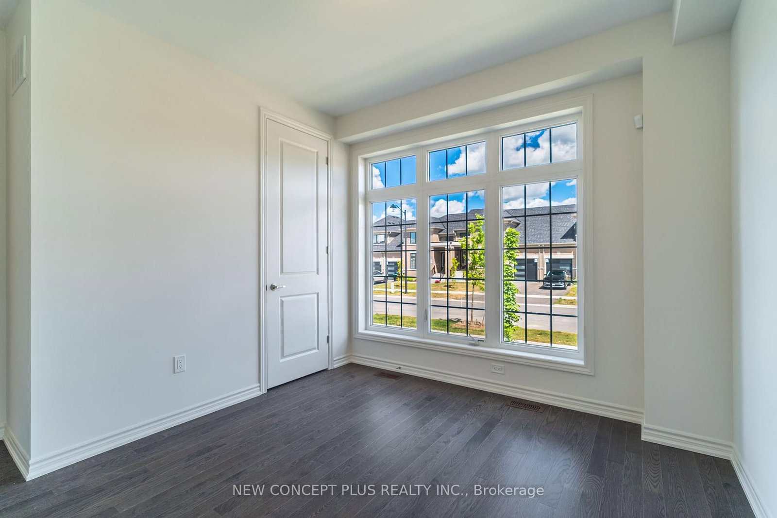 10 Mayapple Street • Adjala-Tosorontio, ON photo 3