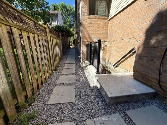 6 Albery Crescent