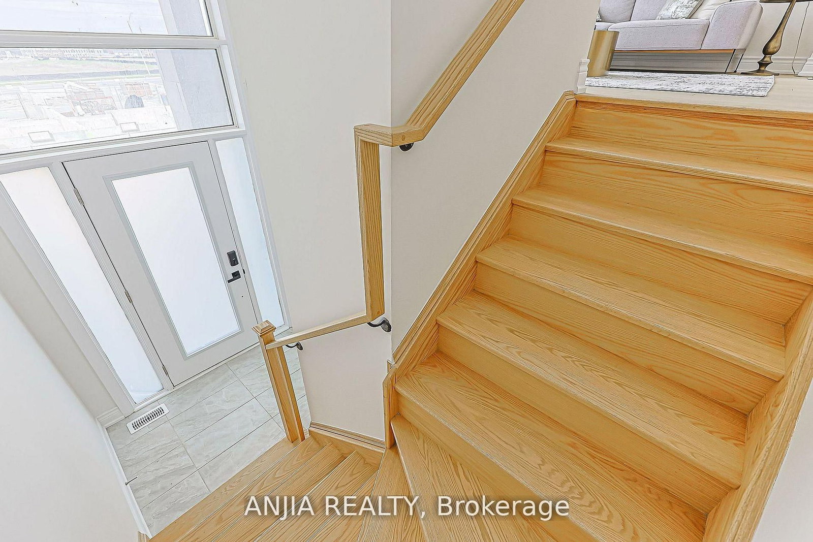 45 Kahshe Lane • Richmond Hill, ON photo 4