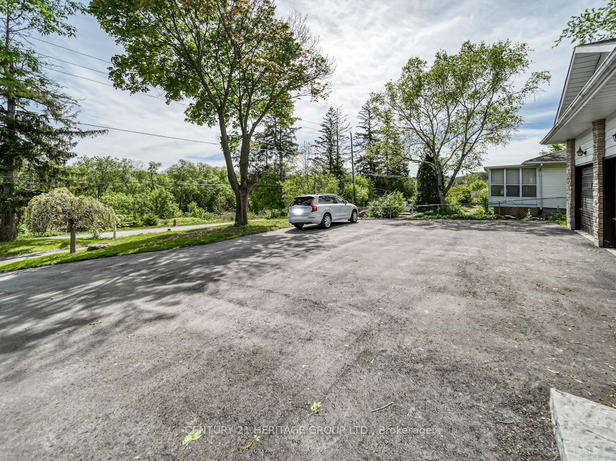 19276 Holland Landing Road, East Gwillimbury 2
