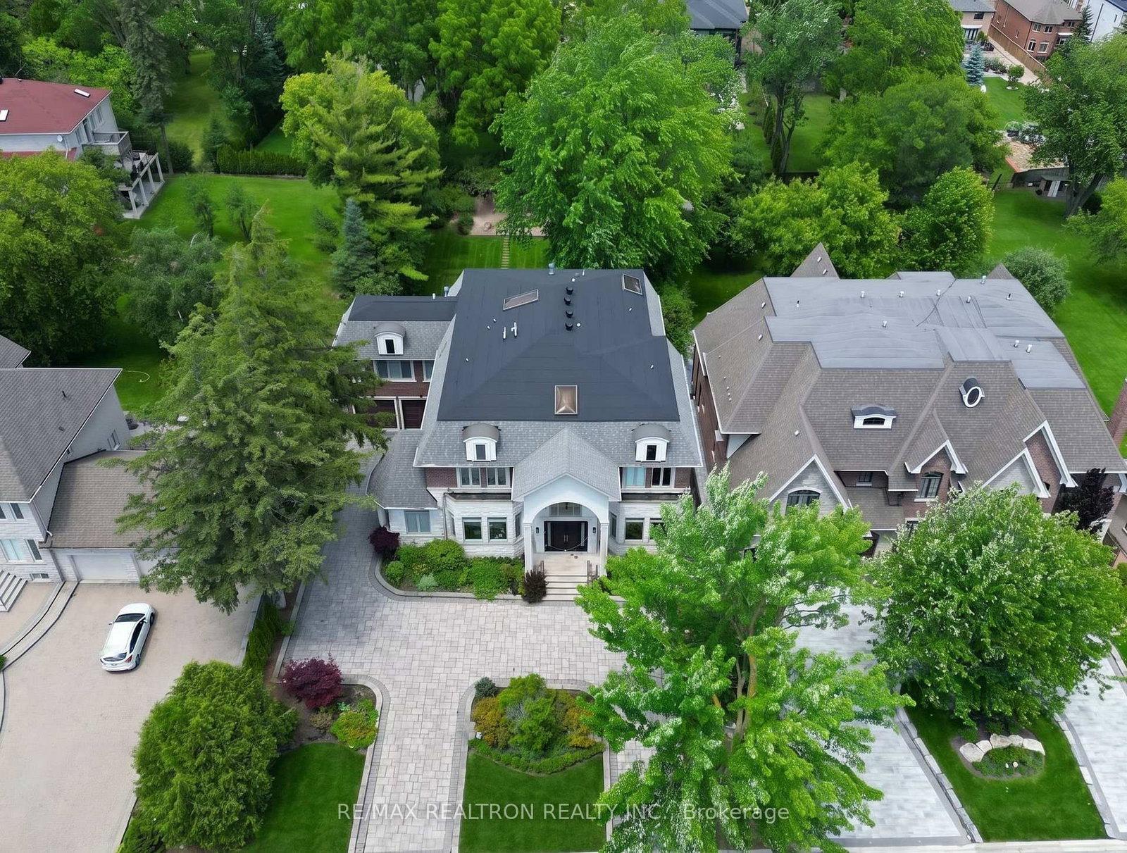 45 Boyle Drive • Richmond Hill, ON photo 3