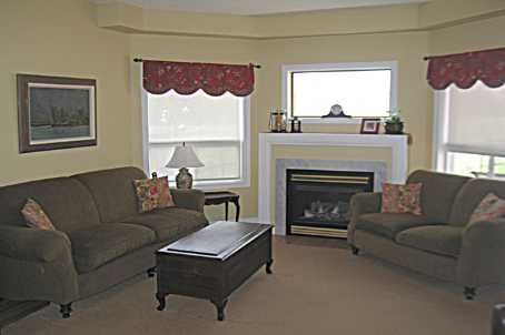 81 Old Colony Rd, Richmond Hill, L4E3X7 | Image 2