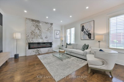 2 Sunrise Ridge Trail • Whitchurch-Stouffville, ON photo 8