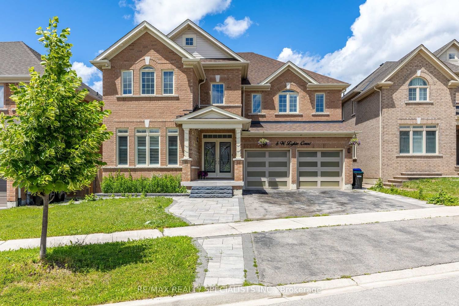 8 W. Dykie Court • Bradford West Gwillimbury, ON photo 1