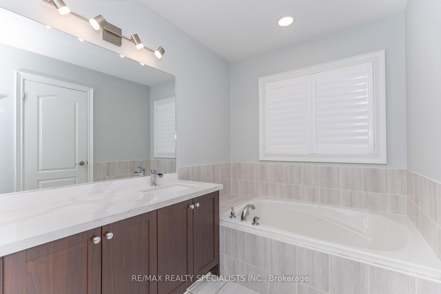 8 W. Dykie Court • Bradford West Gwillimbury, ON photo 27