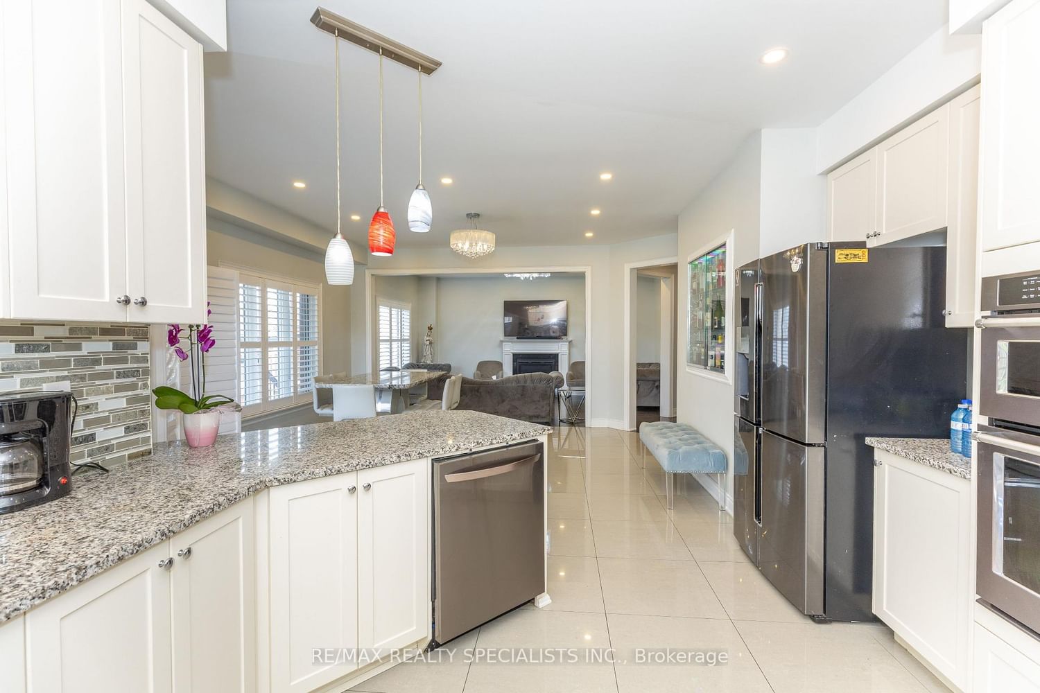 8 W. Dykie Court • Bradford West Gwillimbury, ON photo 9
