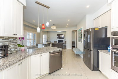 8 W. Dykie Court • Bradford West Gwillimbury, ON photo 9