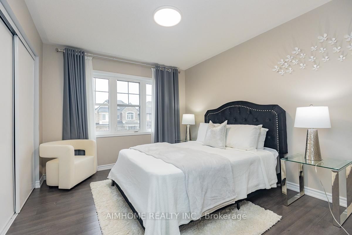 246 Thomas Phillips Drive • Aurora, ON photo 19