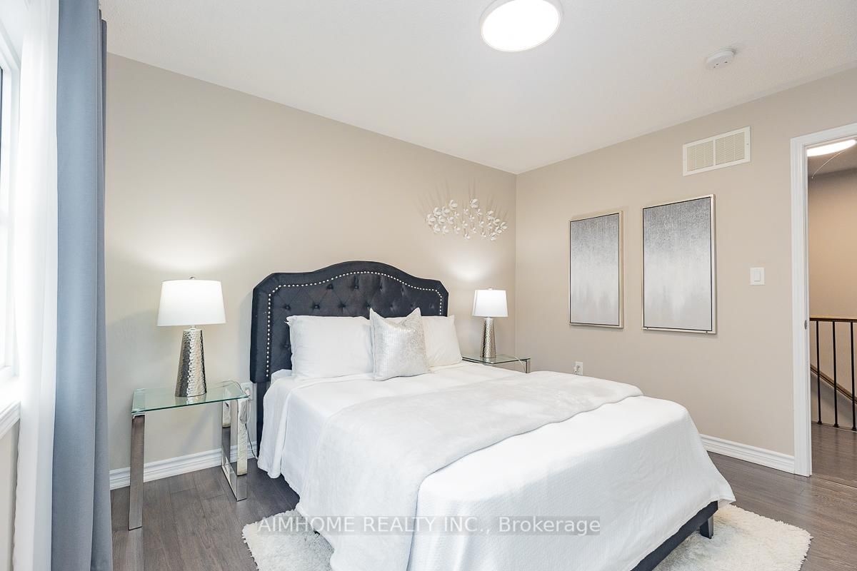 246 Thomas Phillips Drive • Aurora, ON photo 21
