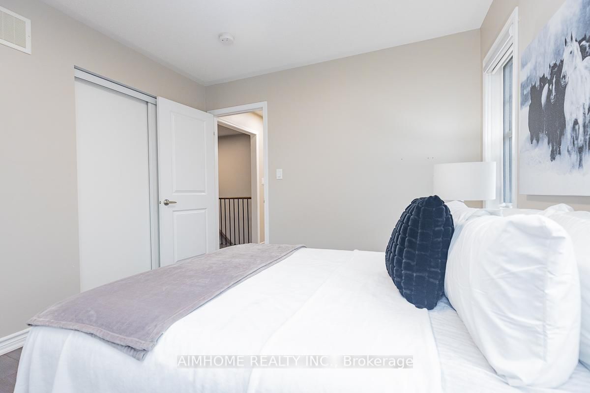 246 Thomas Phillips Drive • Aurora, ON photo 23