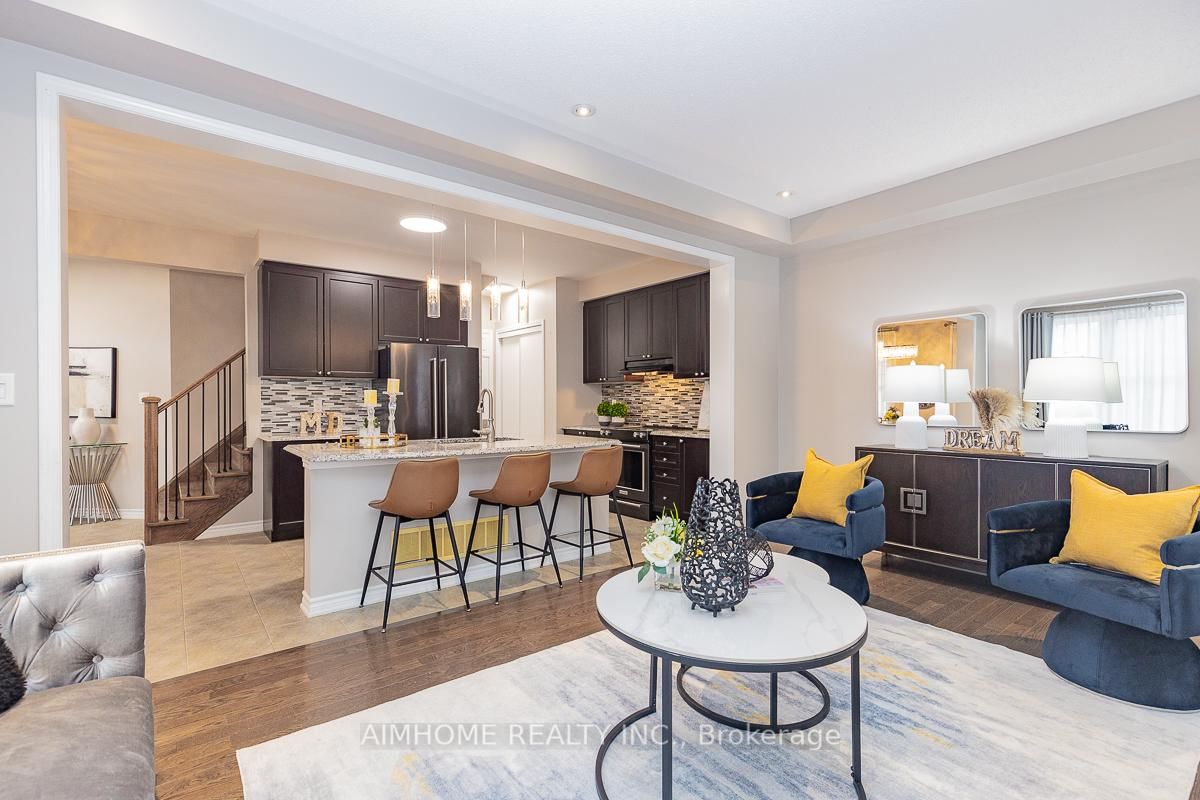 246 Thomas Phillips Drive • Aurora, ON photo 7