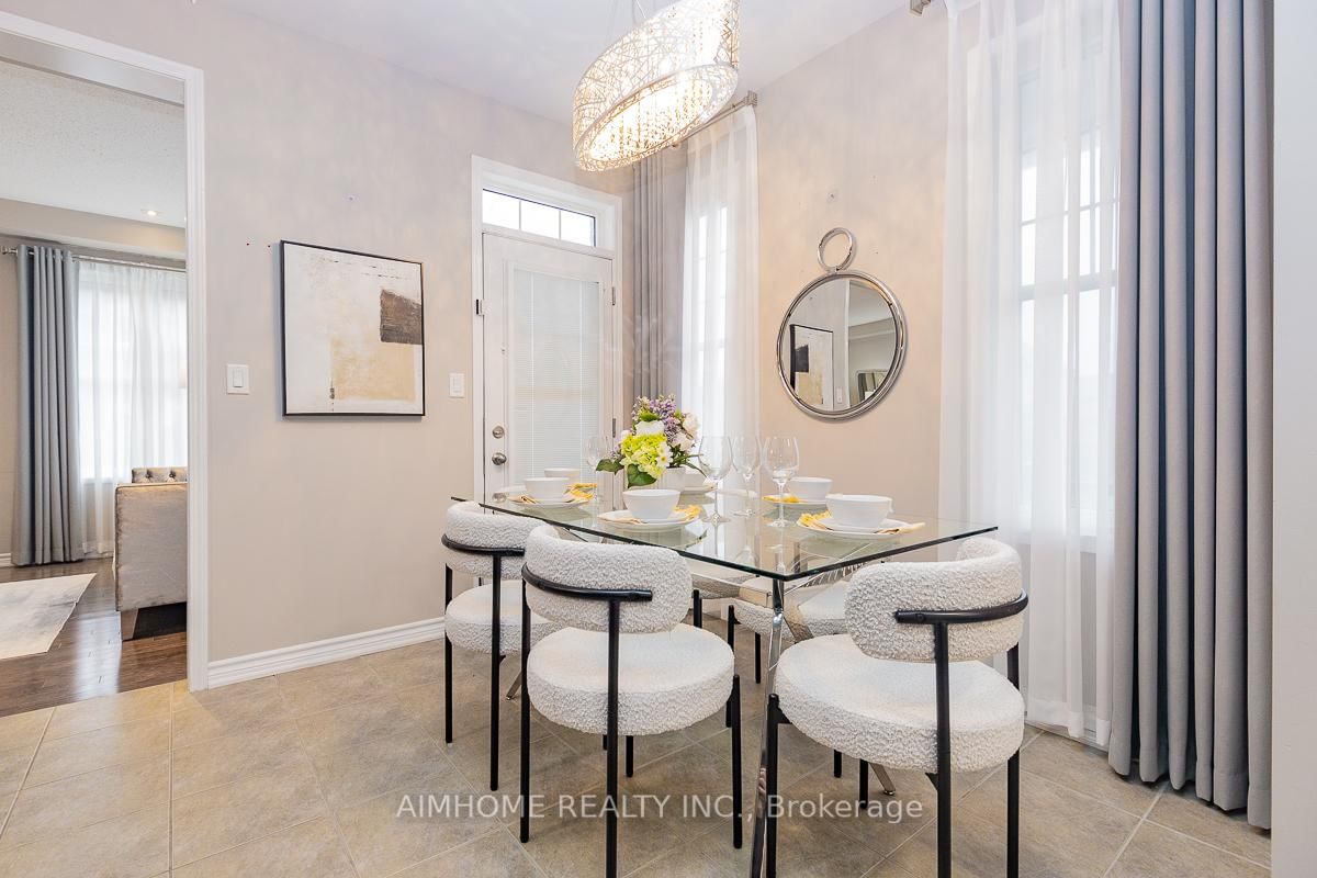 246 Thomas Phillips Drive • Aurora, ON photo 9