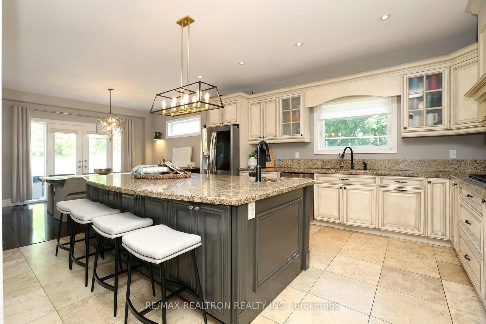49 Hamilton Drive • Newmarket, ON photo 10
