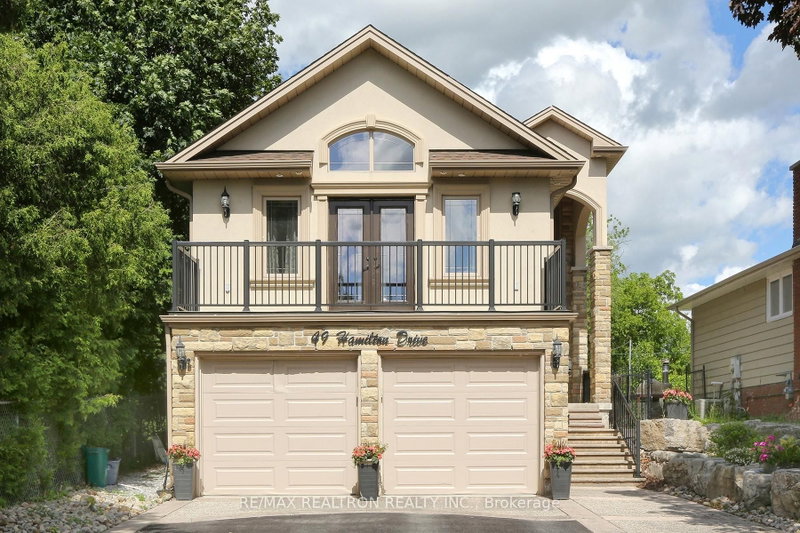 49 Hamilton Drive