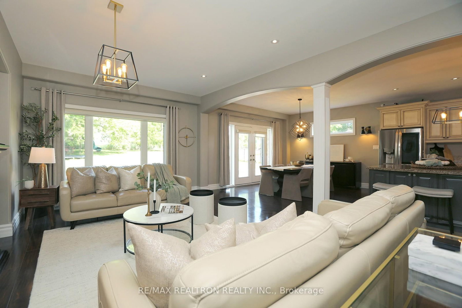 49 Hamilton Drive • Newmarket, ON photo 9