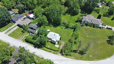 101 Clovelly Cove • Georgina, ON photo 3