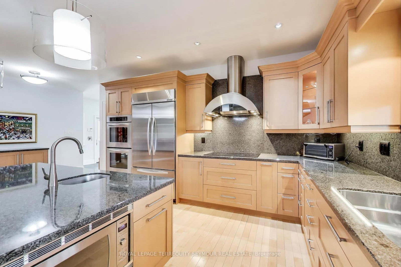 67 Grayfield Drive • Whitchurch-Stouffville, ON photo 4