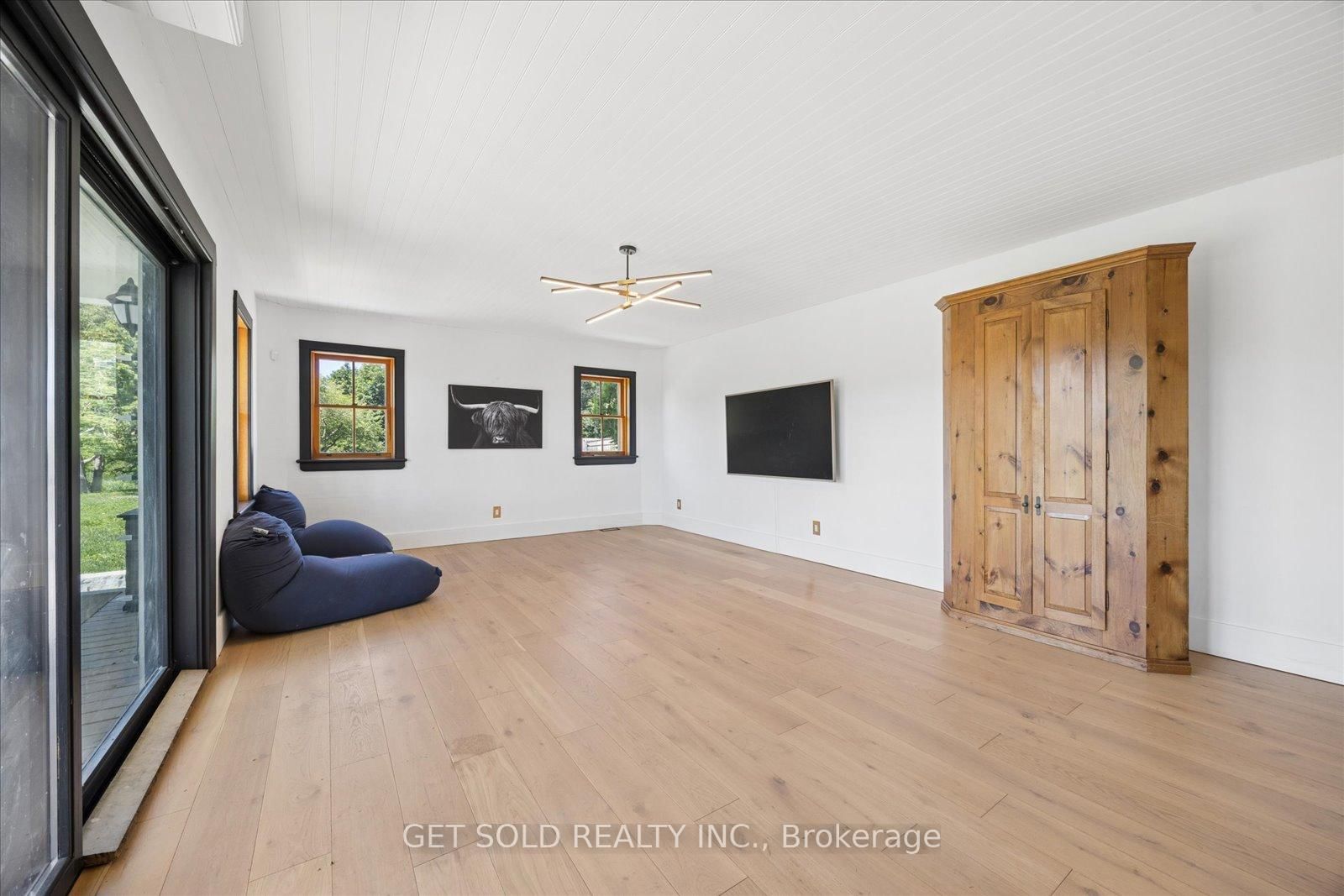 14059 McCowan Road • Whitchurch-Stouffville, ON photo 10