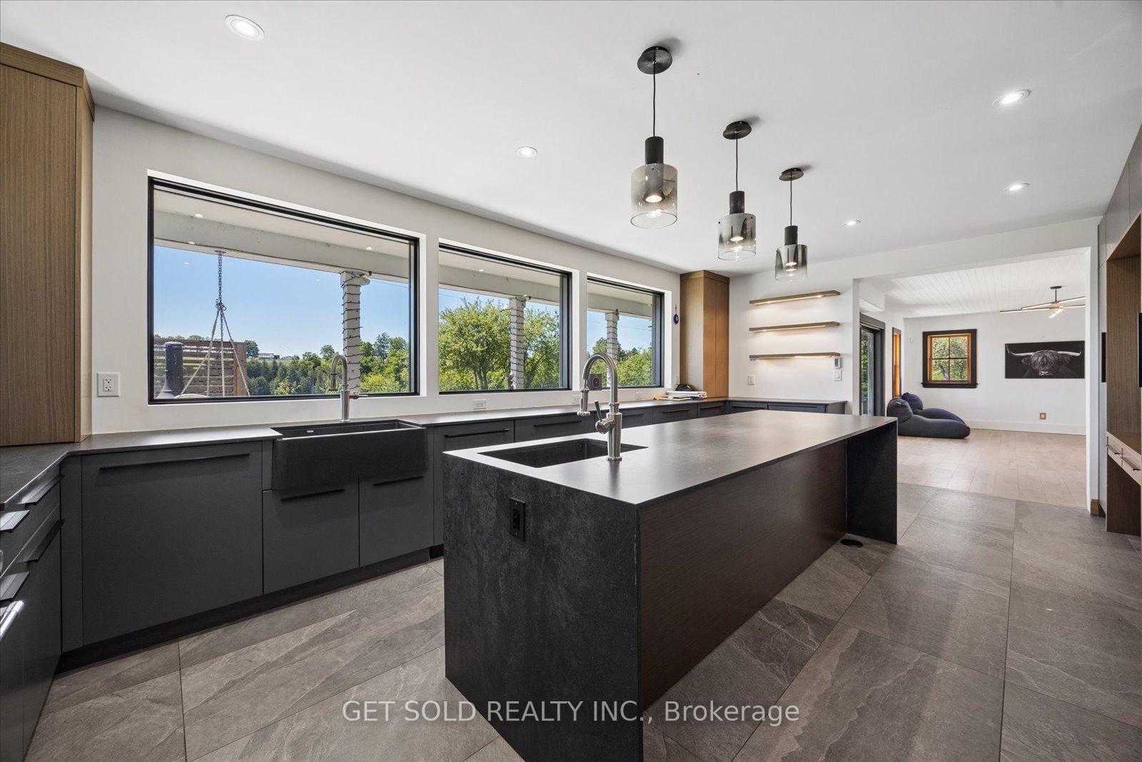 14059 McCowan Road • Whitchurch-Stouffville, ON photo 13