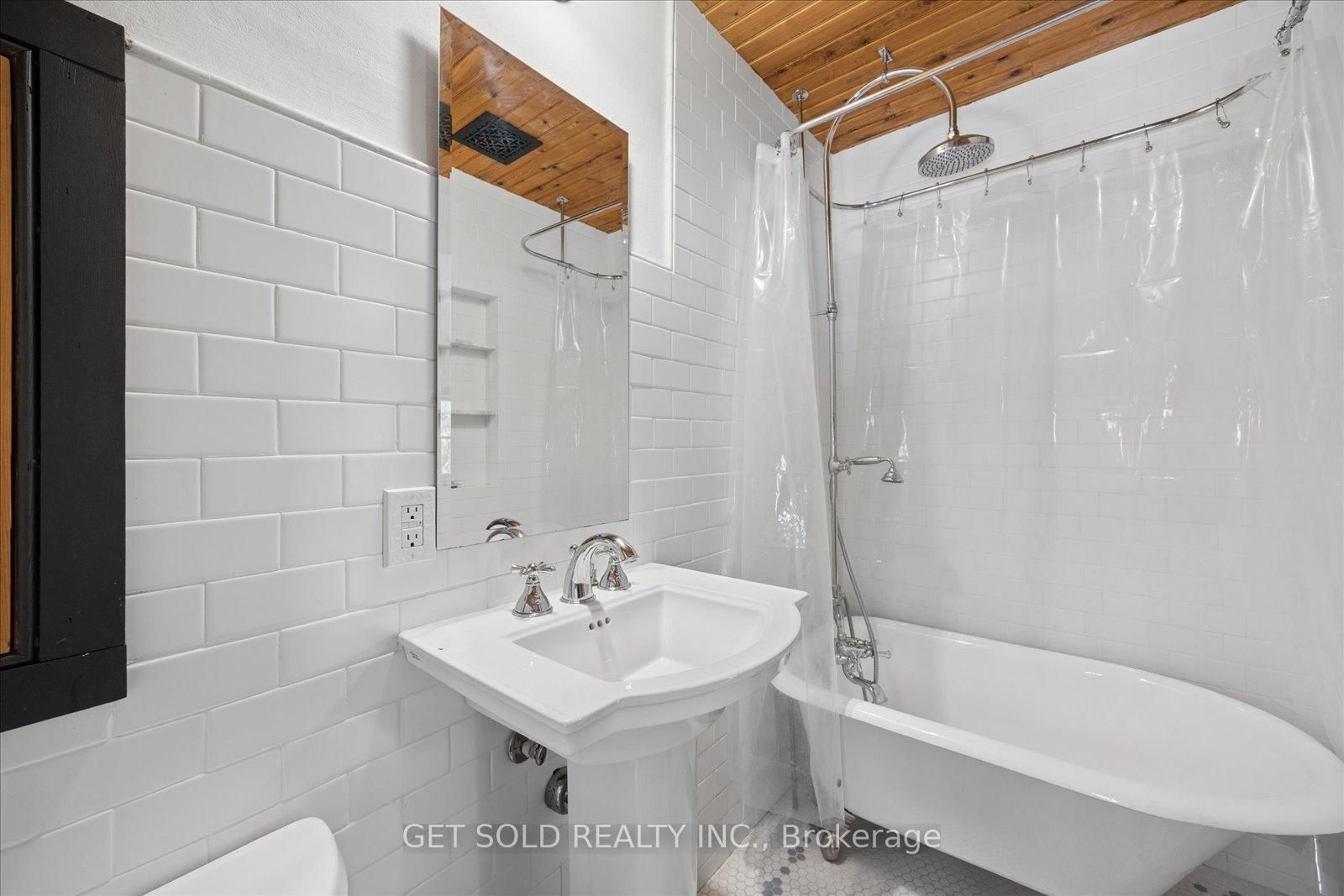 14059 McCowan Road • Whitchurch-Stouffville, ON photo 19