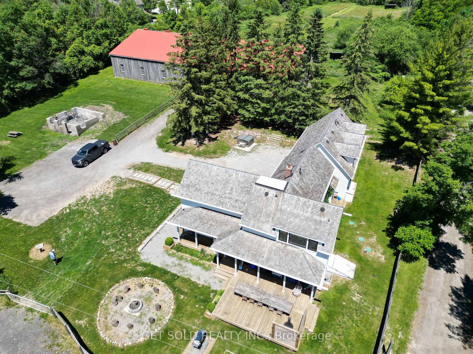 14059 McCowan Road • Whitchurch-Stouffville, ON photo 4