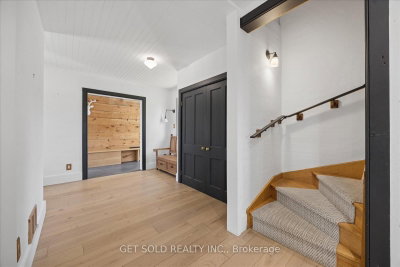 14059 McCowan Road • Whitchurch-Stouffville, ON photo 8