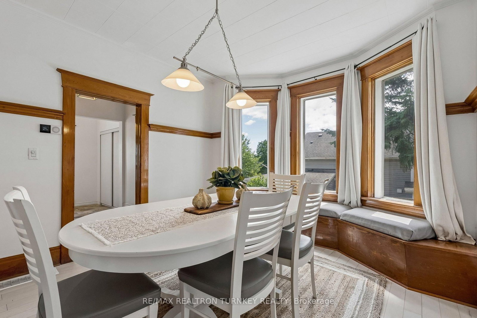 72 Vincent Street • Newmarket, ON photo 11