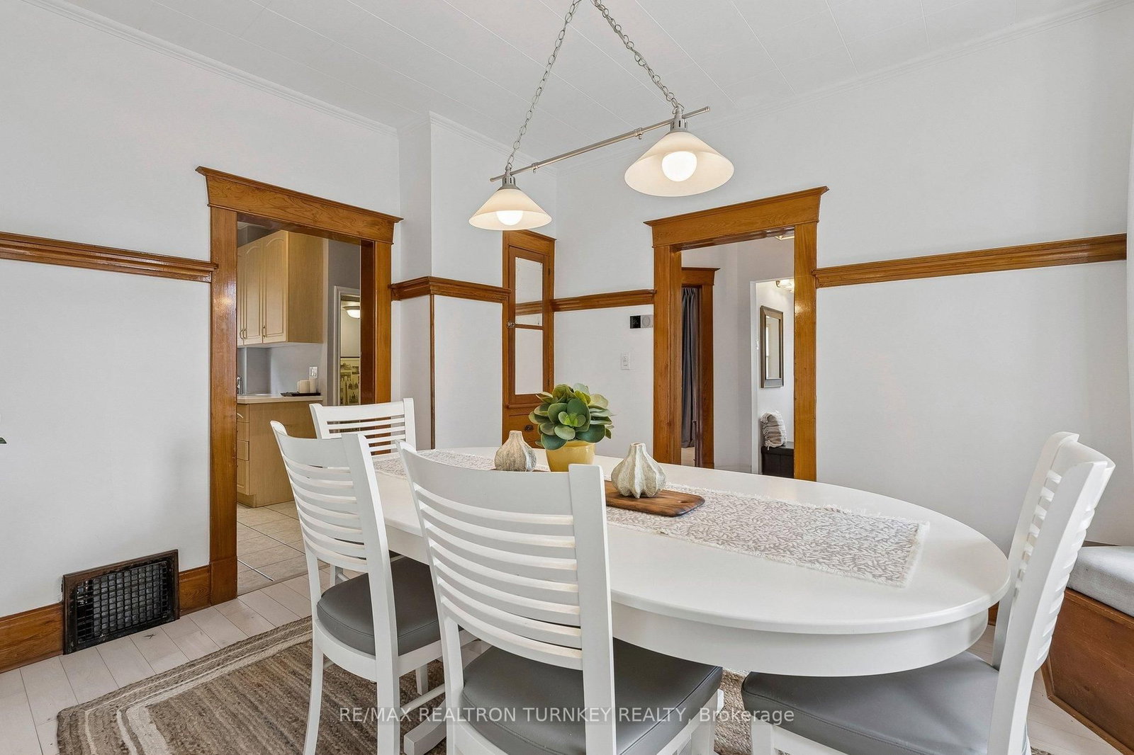 72 Vincent Street • Newmarket, ON photo 13