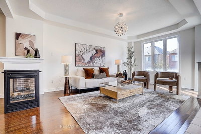 113 Riding Mountain Drive • Richmond Hill, ON photo 8
