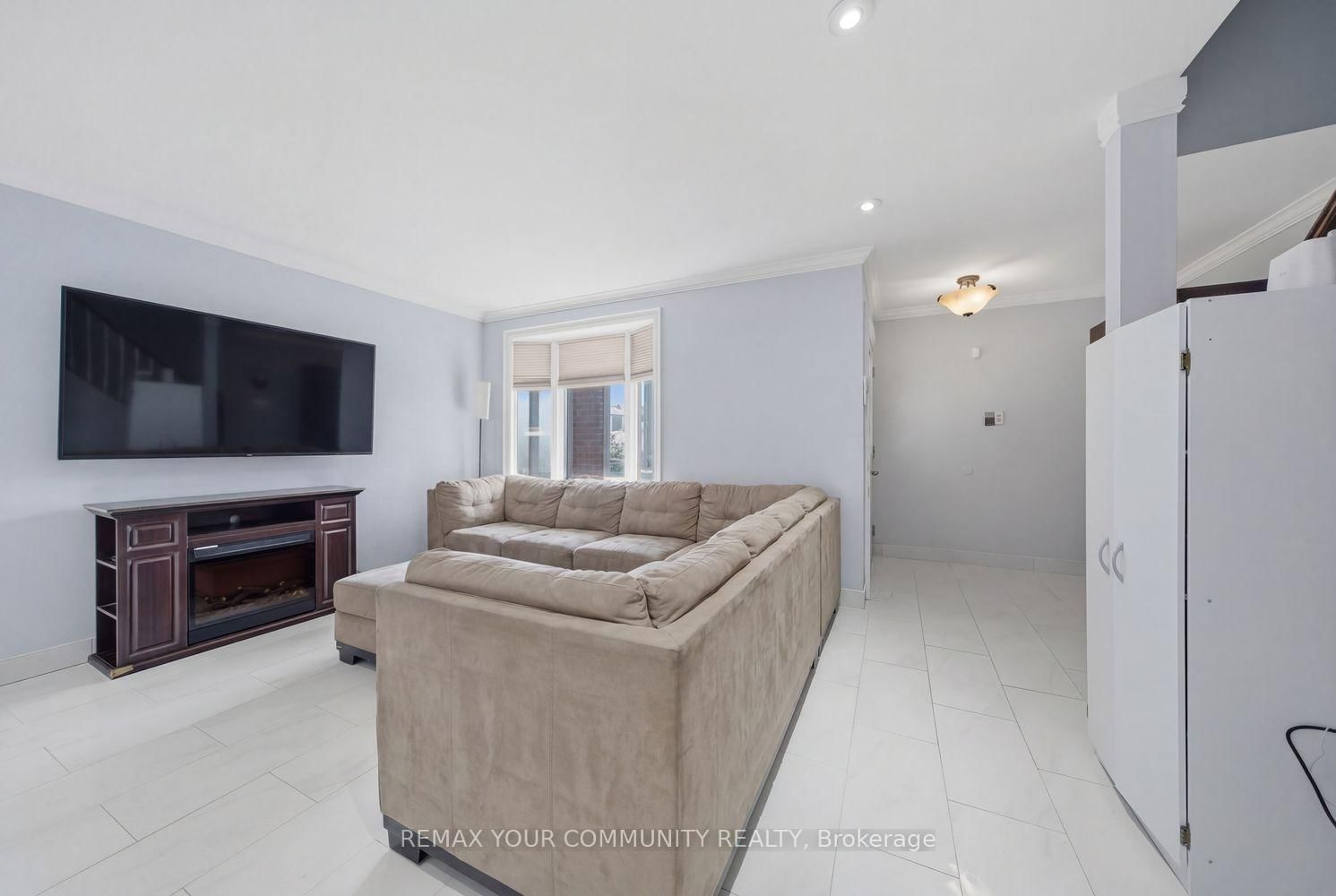 130 Andrea Lane • Vaughan, ON photo 9