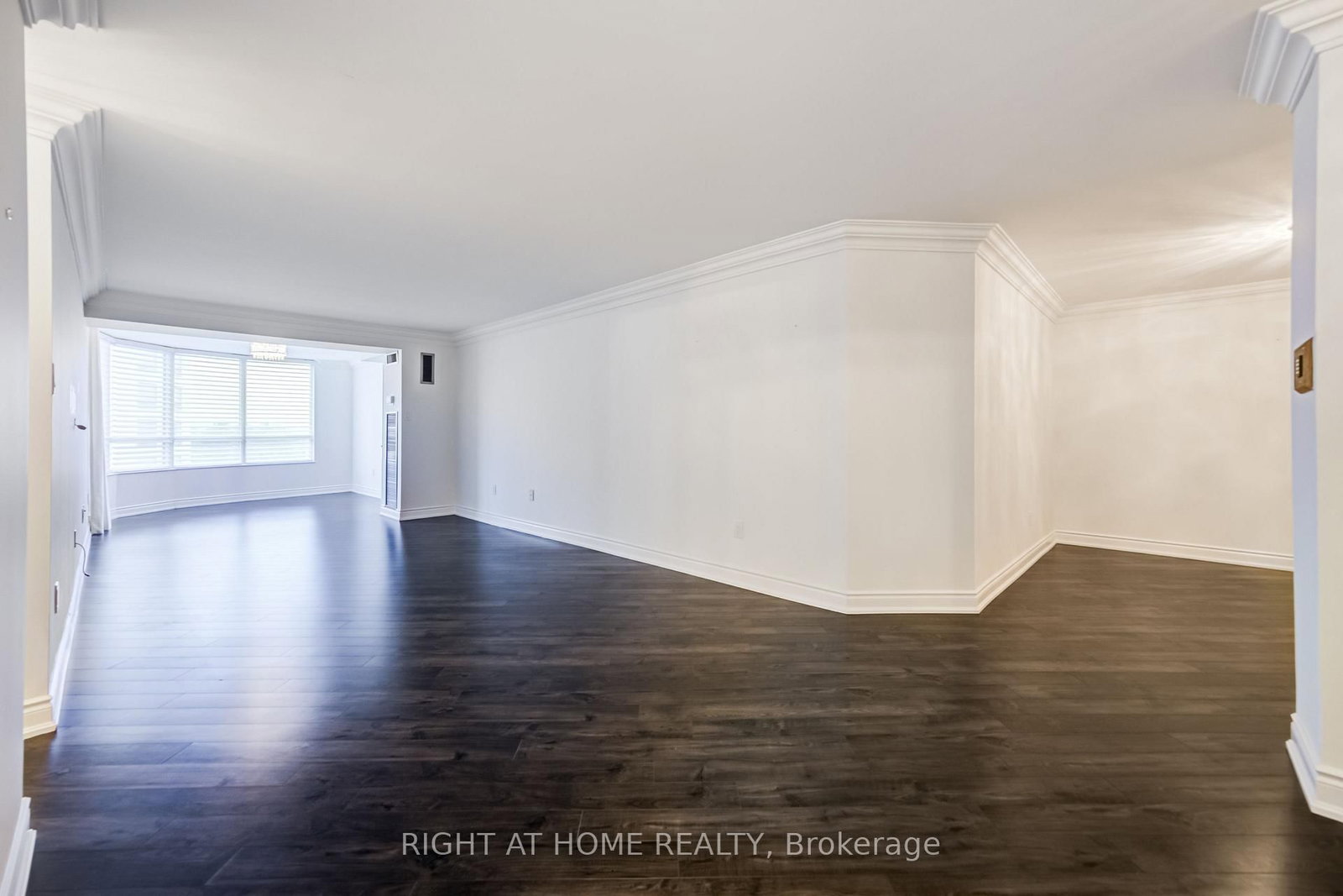 333 W CLARK Avenue • #412 • Vaughan, ON photo 13