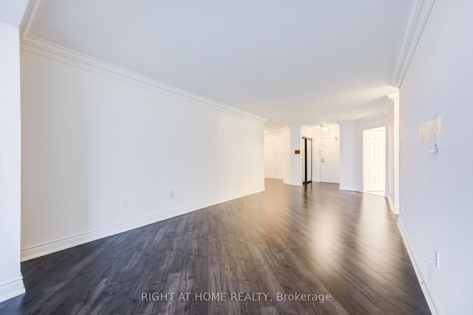 333 W CLARK Avenue • #412 • Vaughan, ON photo 19