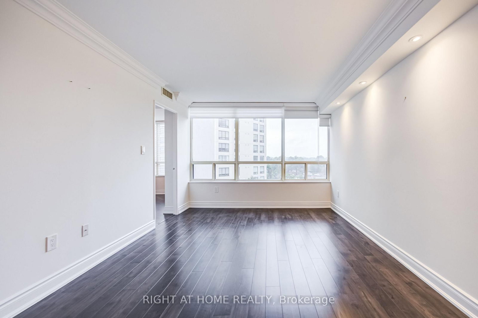 333 W CLARK Avenue • #412 • Vaughan, ON photo 25
