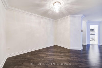 333 W CLARK Avenue • #412 • Vaughan, ON photo 9