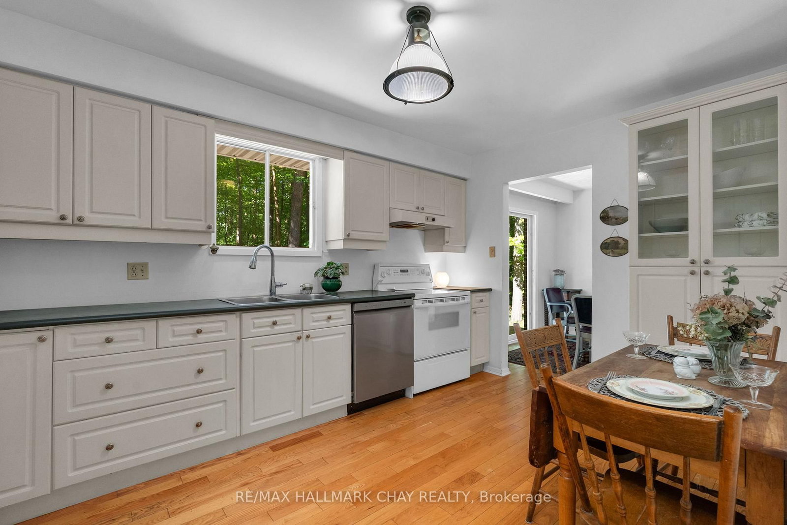 3724 Whitecap Drive • Innisfil, ON photo 10