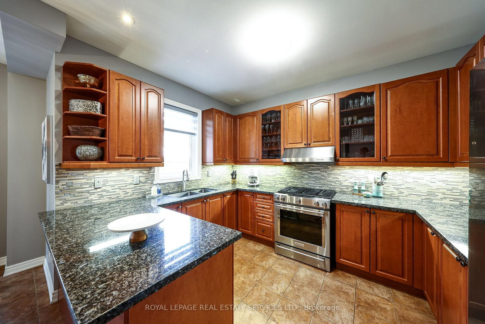140 Humber Forest Court • Vaughan, ON photo 16
