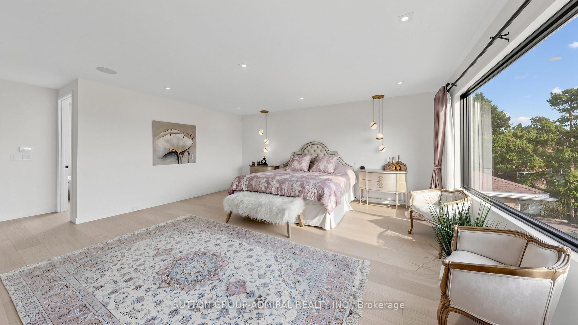 33 Thorny Brae Drive