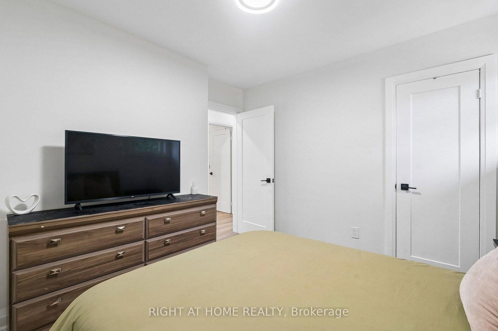 242 Centre Street • Essa, ON photo 18