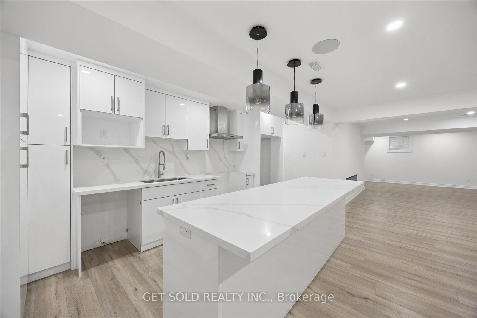 392 Woodgate Pines Drive • Vaughan, ON photo 39