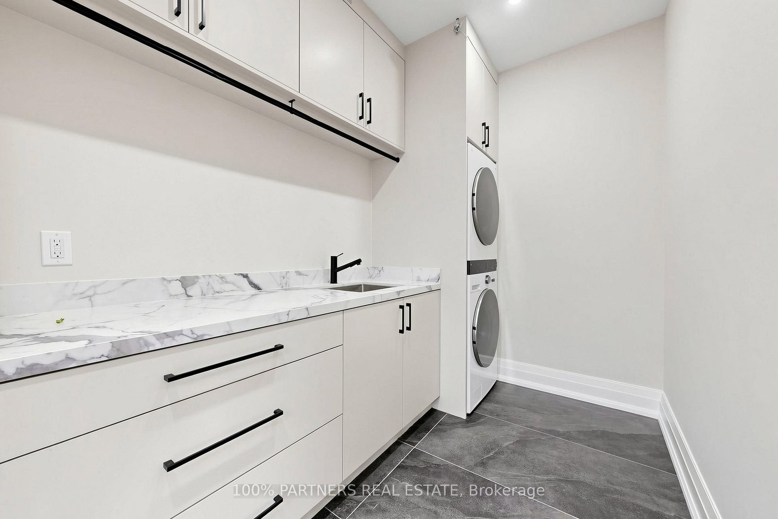 160 Lawrence Avenue • Richmond Hill, ON photo 43