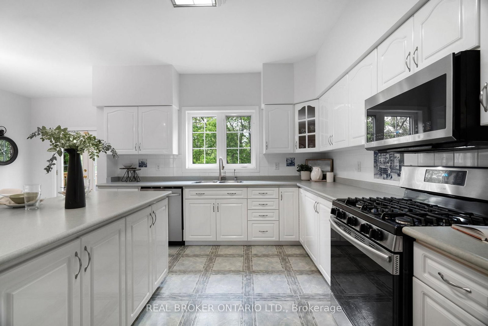 118 Bayview Avenue • Georgina, ON photo 17