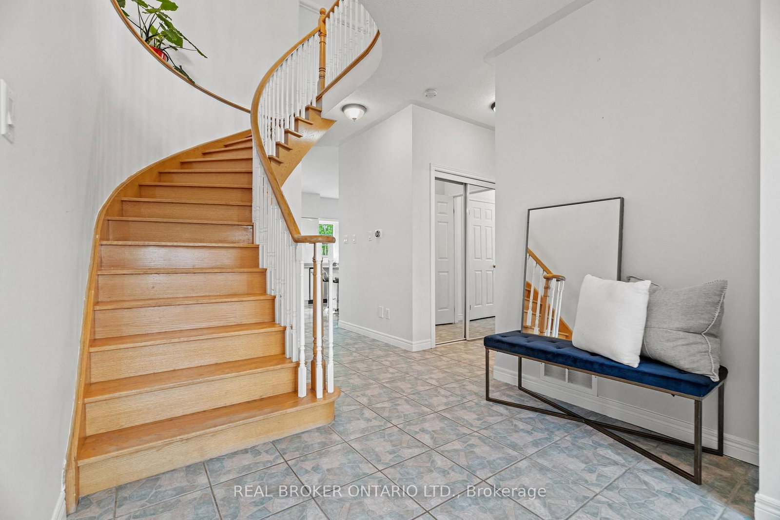 118 Bayview Avenue • Georgina, ON photo 7