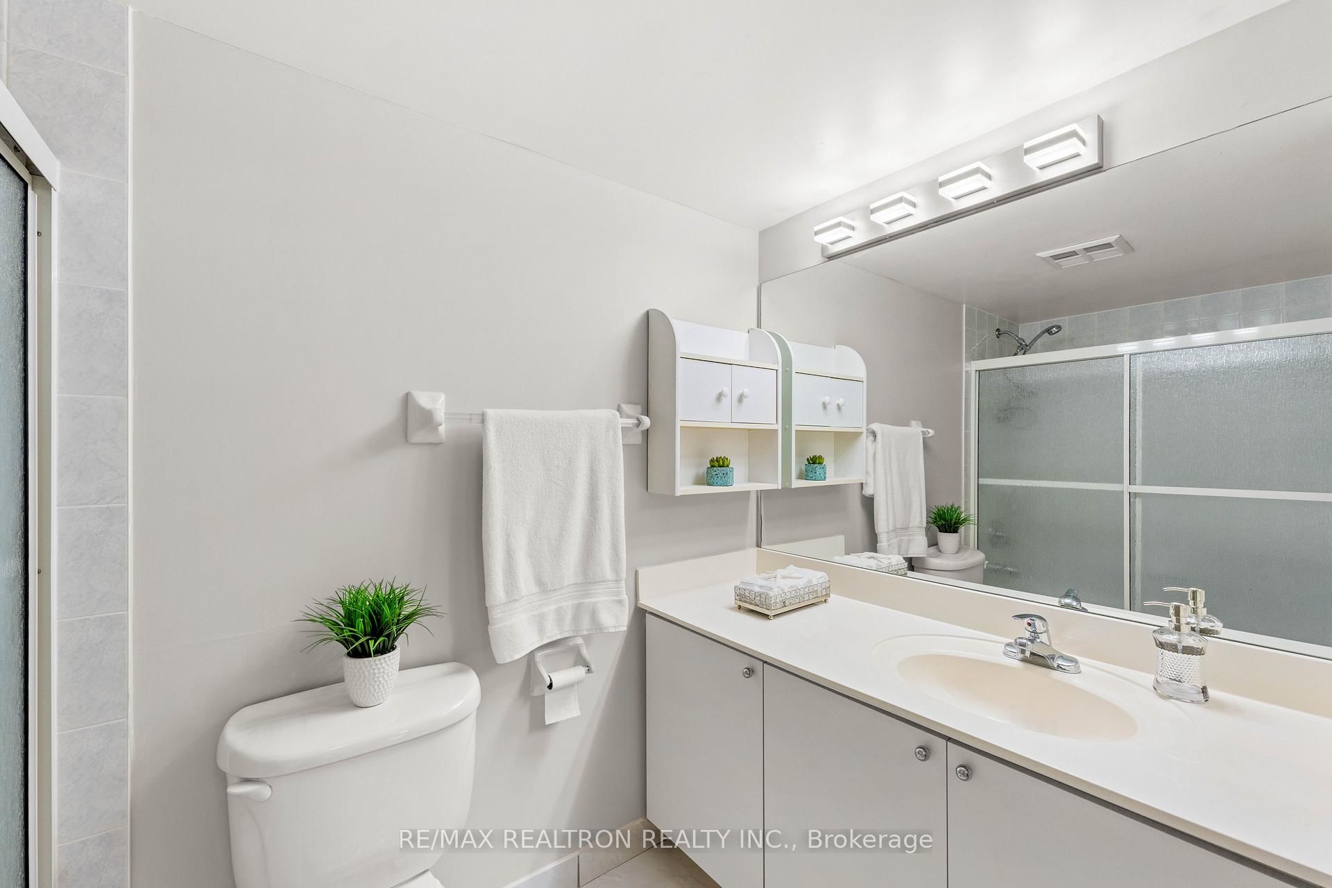 5 Emerald Lane, Unit 605