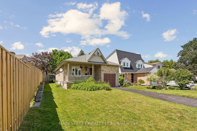 489 Cody Crescent